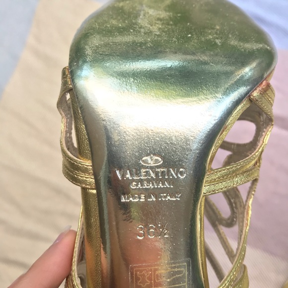 SOLD❗️❗️VALENTINO leather caged sandal high heels - Picture 7 of 16